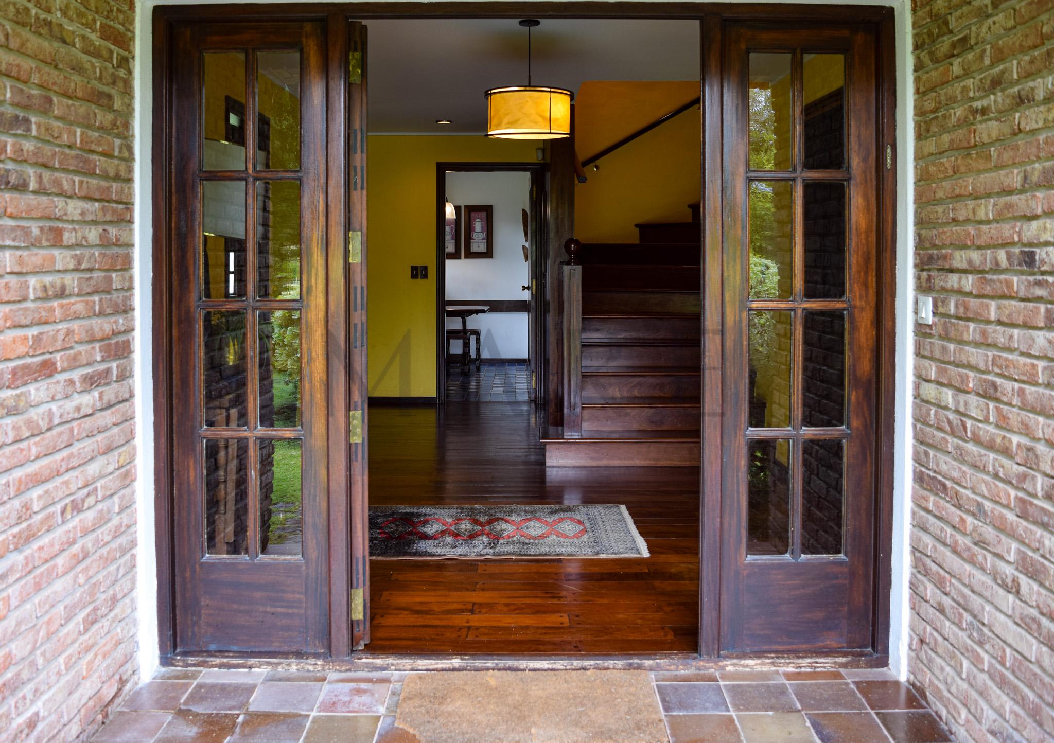 Charming and traditional chalet in El Golf, steps from Playa Brava, Punta del Este. - Photo 5