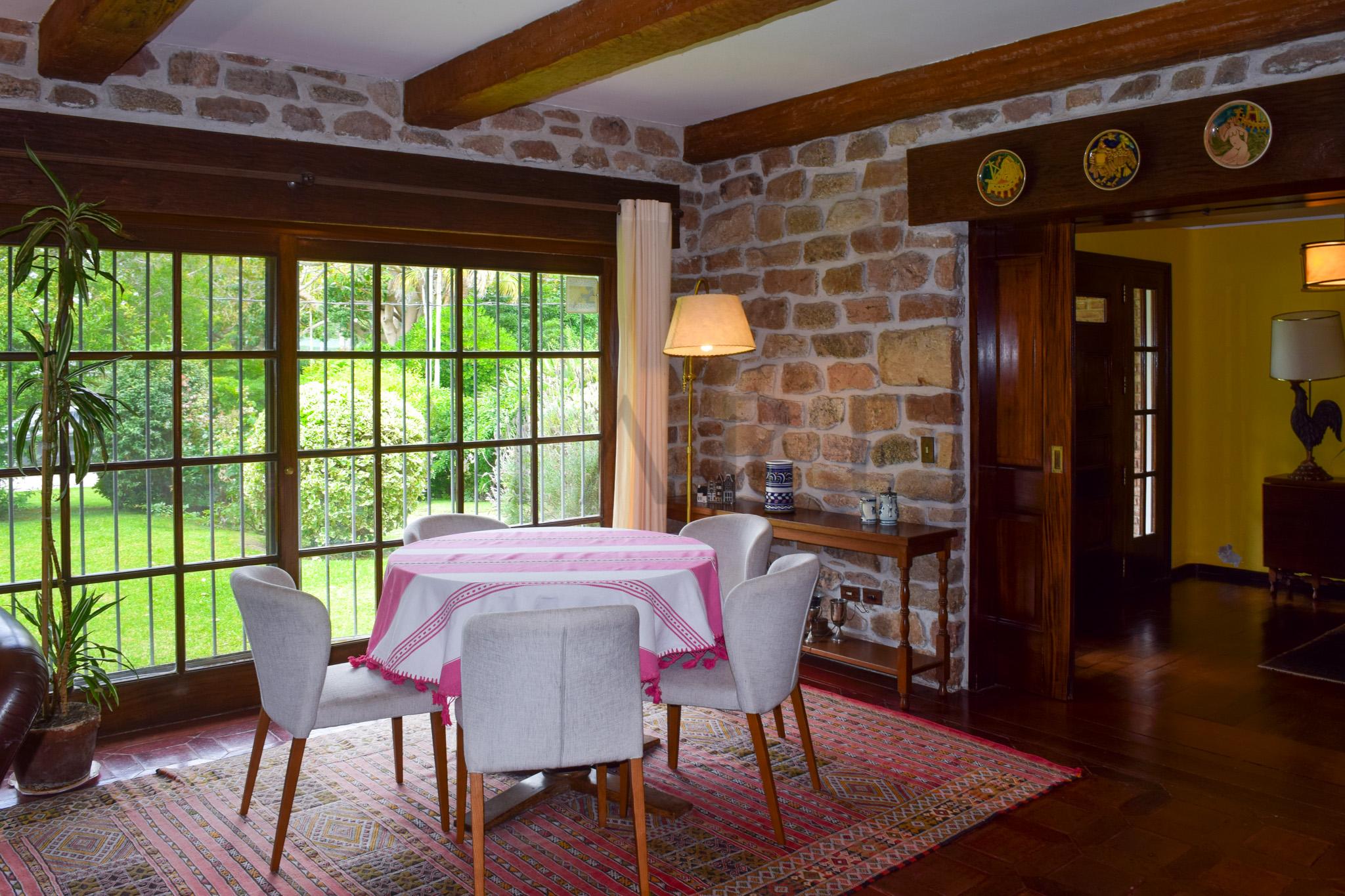 Charming and traditional chalet in El Golf, steps from Playa Brava, Punta del Este. - Photo 9