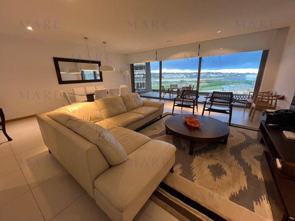 Spacious apartment with ocean views in La Barra, Punta del Este. - Photo 3