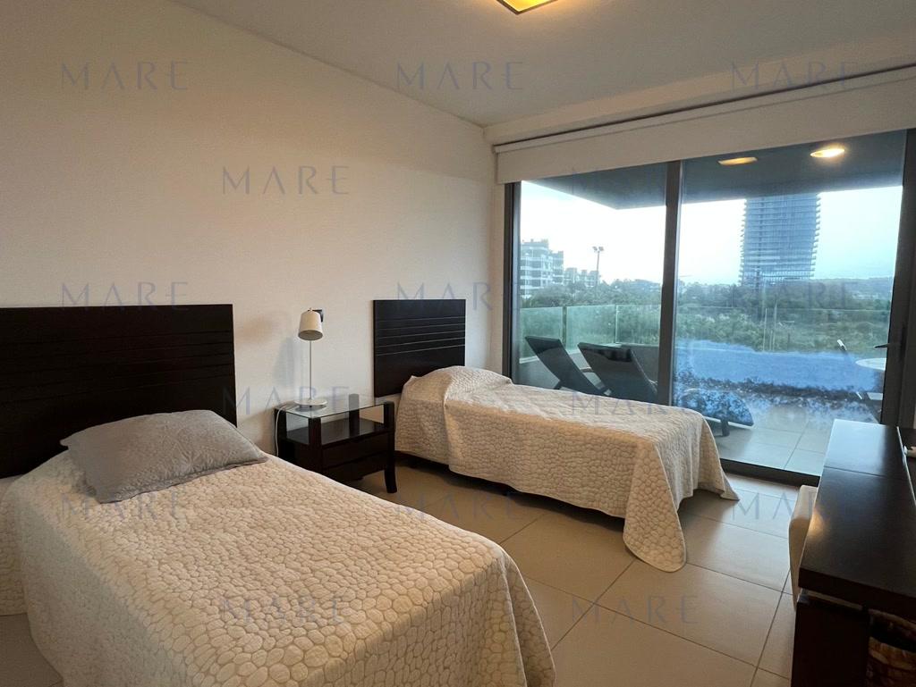 Spacious apartment with ocean views in La Barra, Punta del Este. - Photo 8