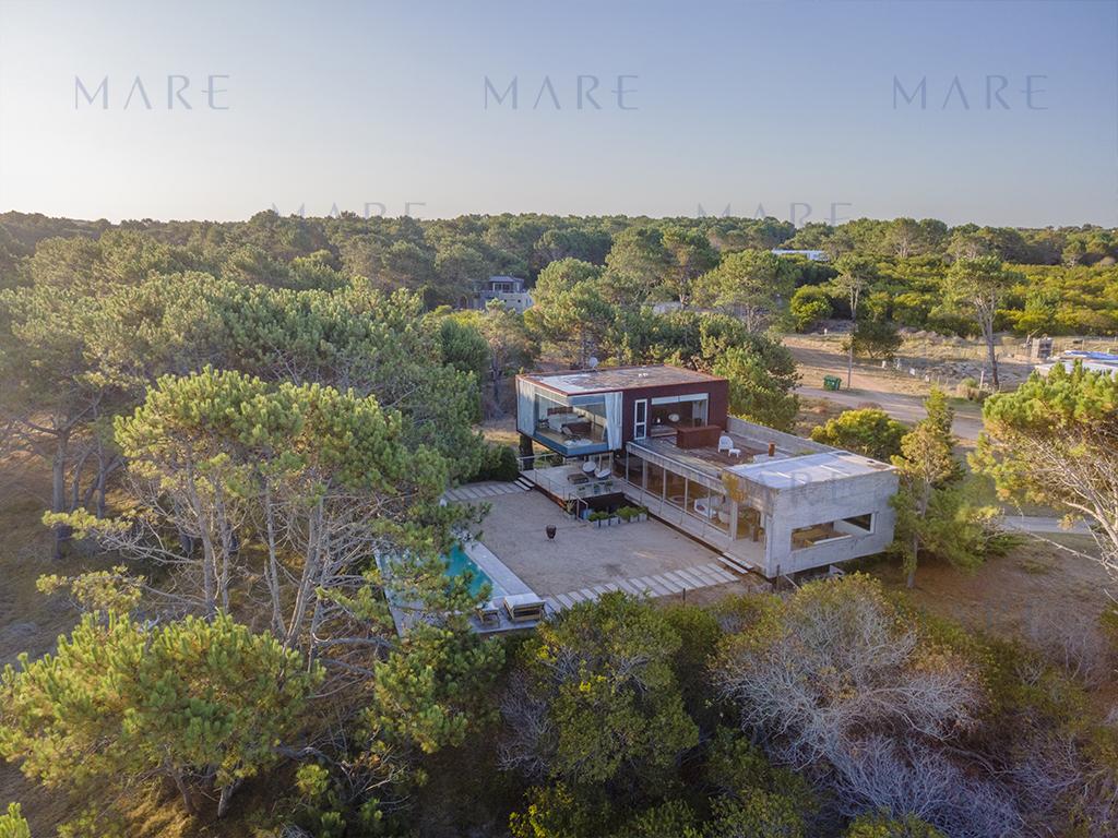 Oceanfront residence in José Ignacio - Photo 2