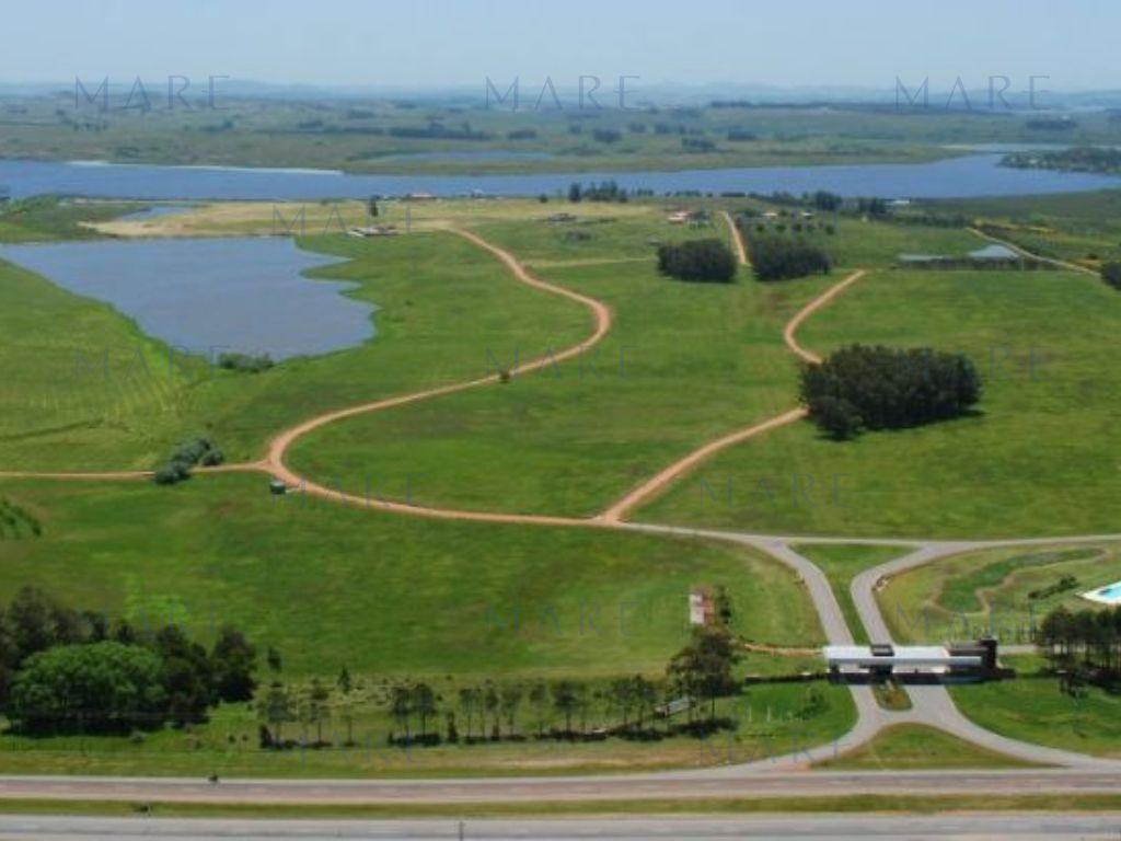 Terreno en barrio cerrado "Laguna de Los Cisnes" - Foto 5
