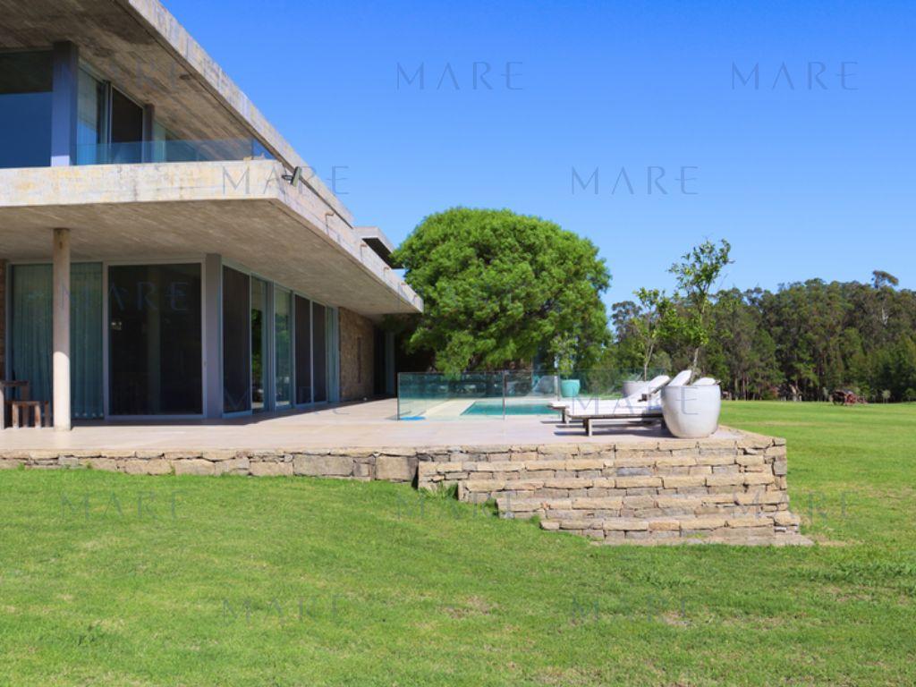 Luxury country estate in an exceptional setting. - Photo 2