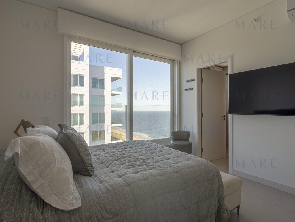Apartment in the luxurious Le Parc Building, Punta del Este. - Photo 12