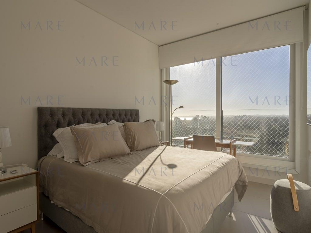 Apartment in the luxurious Le Parc Building, Punta del Este. - Photo 14