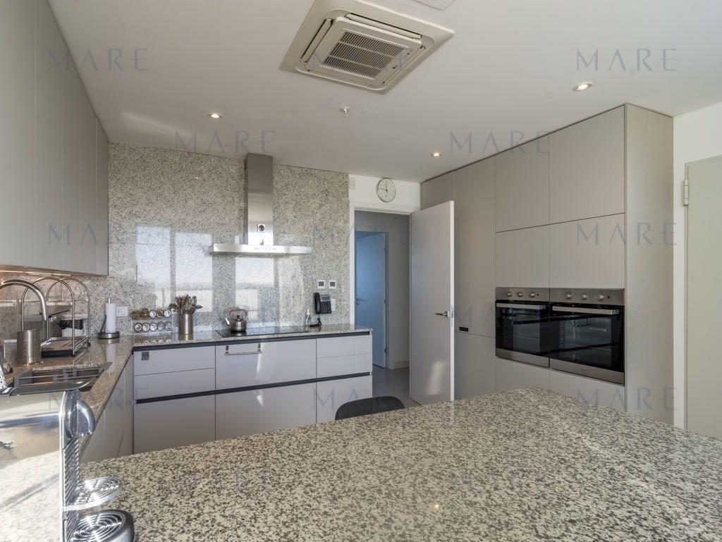Apartment in the luxurious Le Parc Building, Punta del Este. - Photo 7
