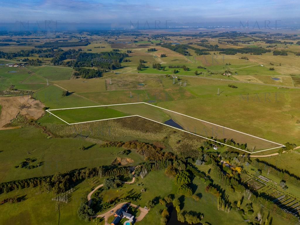 11-hectare plot of land on Route 104. - Photo 2