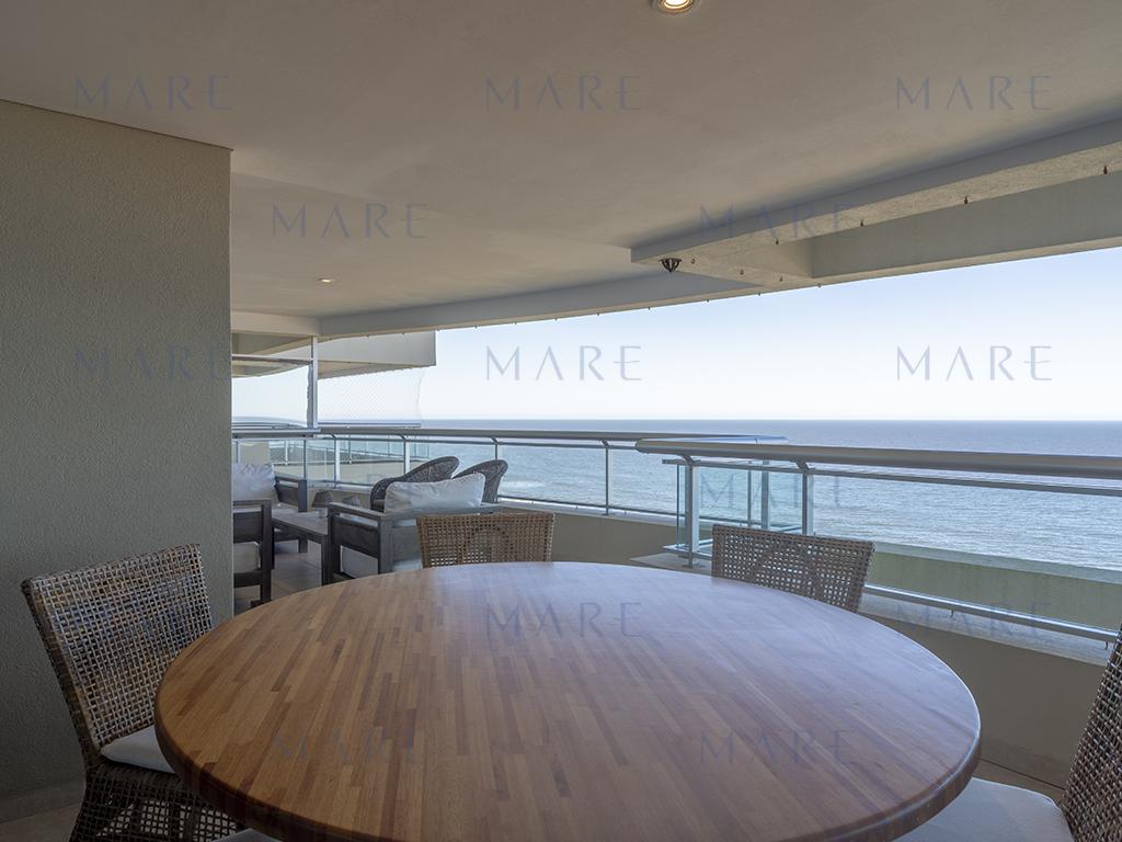 Apartment on a high floor of Torre Lobos, Punta del Este. - Photo 8