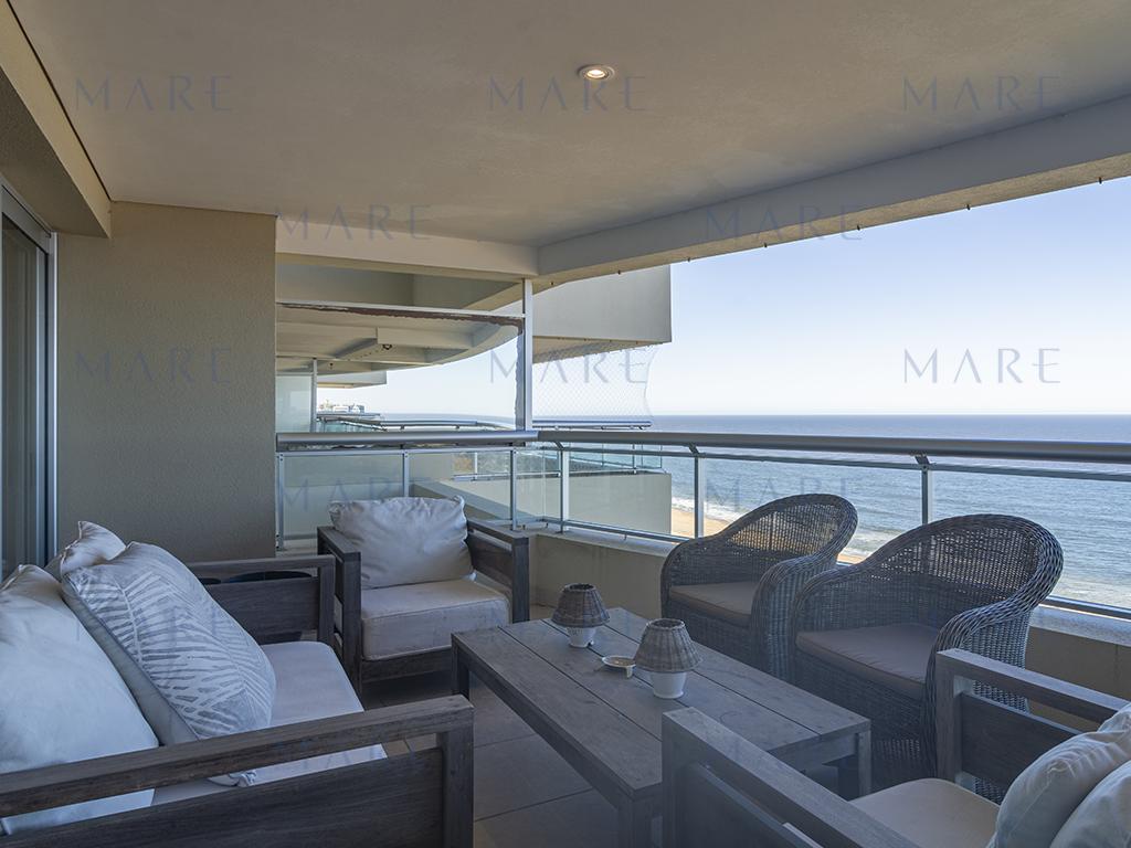 Apartment on a high floor of Torre Lobos, Punta del Este. - Photo 15