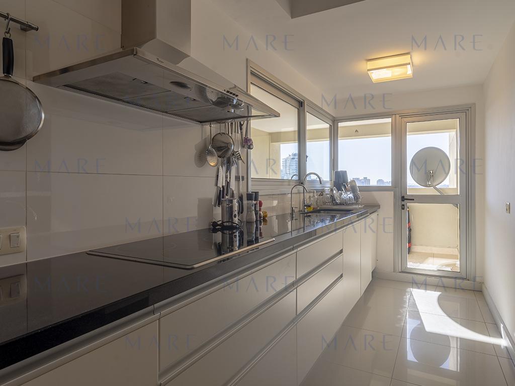 Apartment on a high floor of Torre Lobos, Punta del Este. - Photo 6