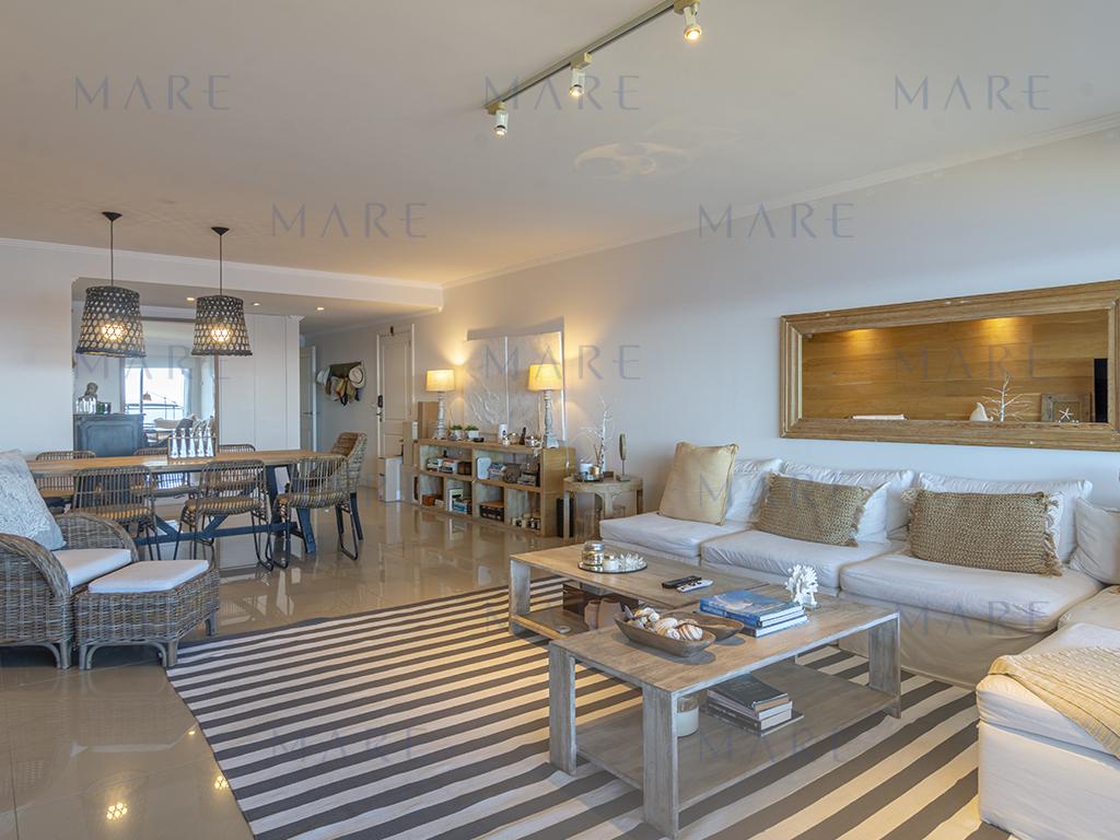 Apartment on a high floor of Torre Lobos, Punta del Este. - Photo 3