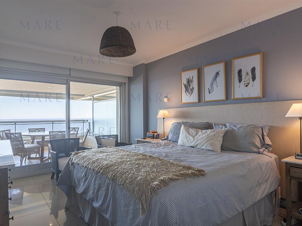 Apartment on a high floor of Torre Lobos, Punta del Este. - Photo 9