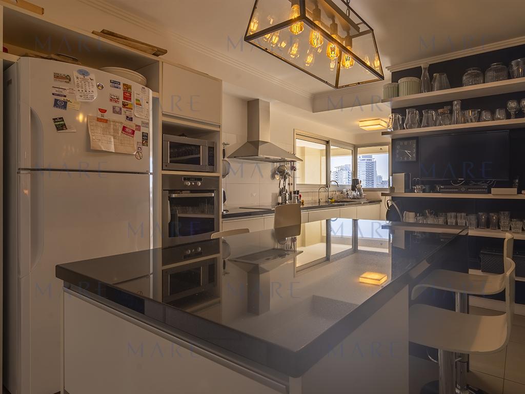 Apartment on a high floor of Torre Lobos, Punta del Este. - Photo 5