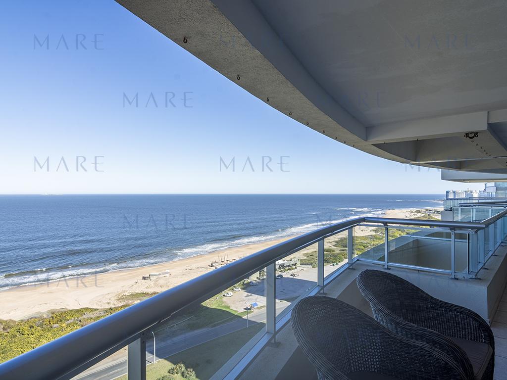 Apartment on a high floor of Torre Lobos, Punta del Este. - Photo 7