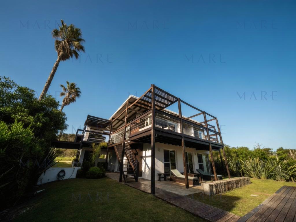 Exclusive House in Altos de Punta Piedras - Comfort, Design and Privileged Location - Photo 23