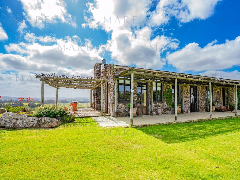 Country house on Camino Eguzquiza - La Barra. Design, Nature and Comfort in Harmony. - Photo 2