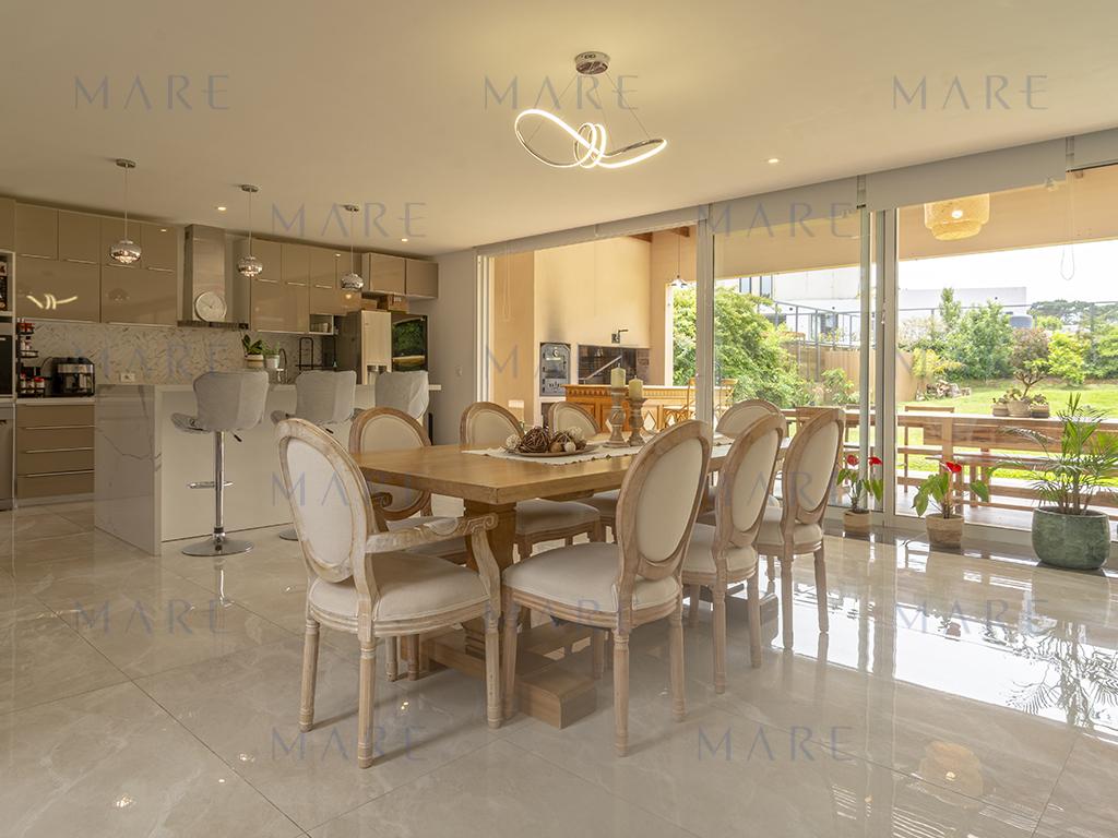 Excellent Quality House in La Arbolada, Punta del Este. - Photo 5