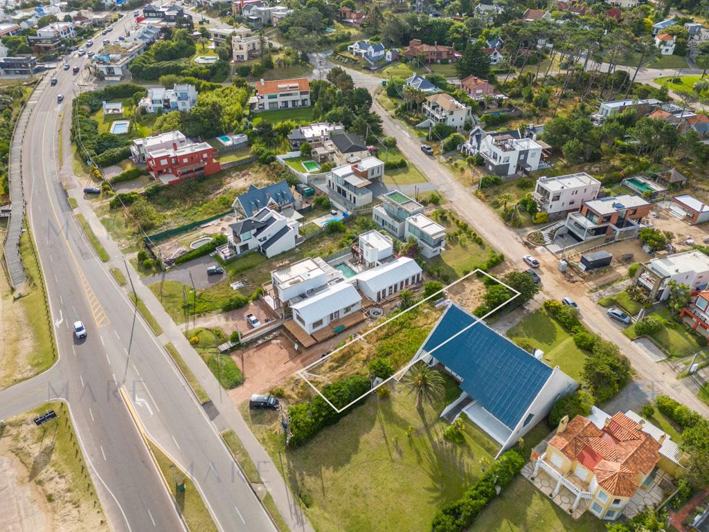 Terreno en venta sobre Ruta 10 a pocos metros del mar - Foto 3