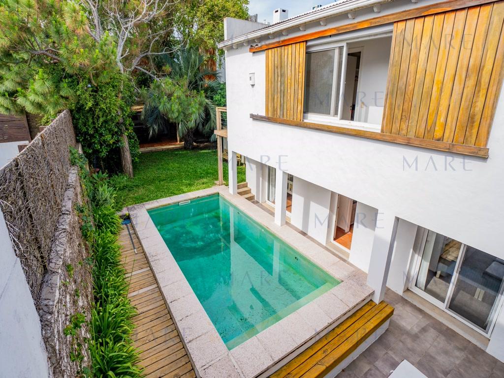 House steps from the sea in La Barra - Photo 17