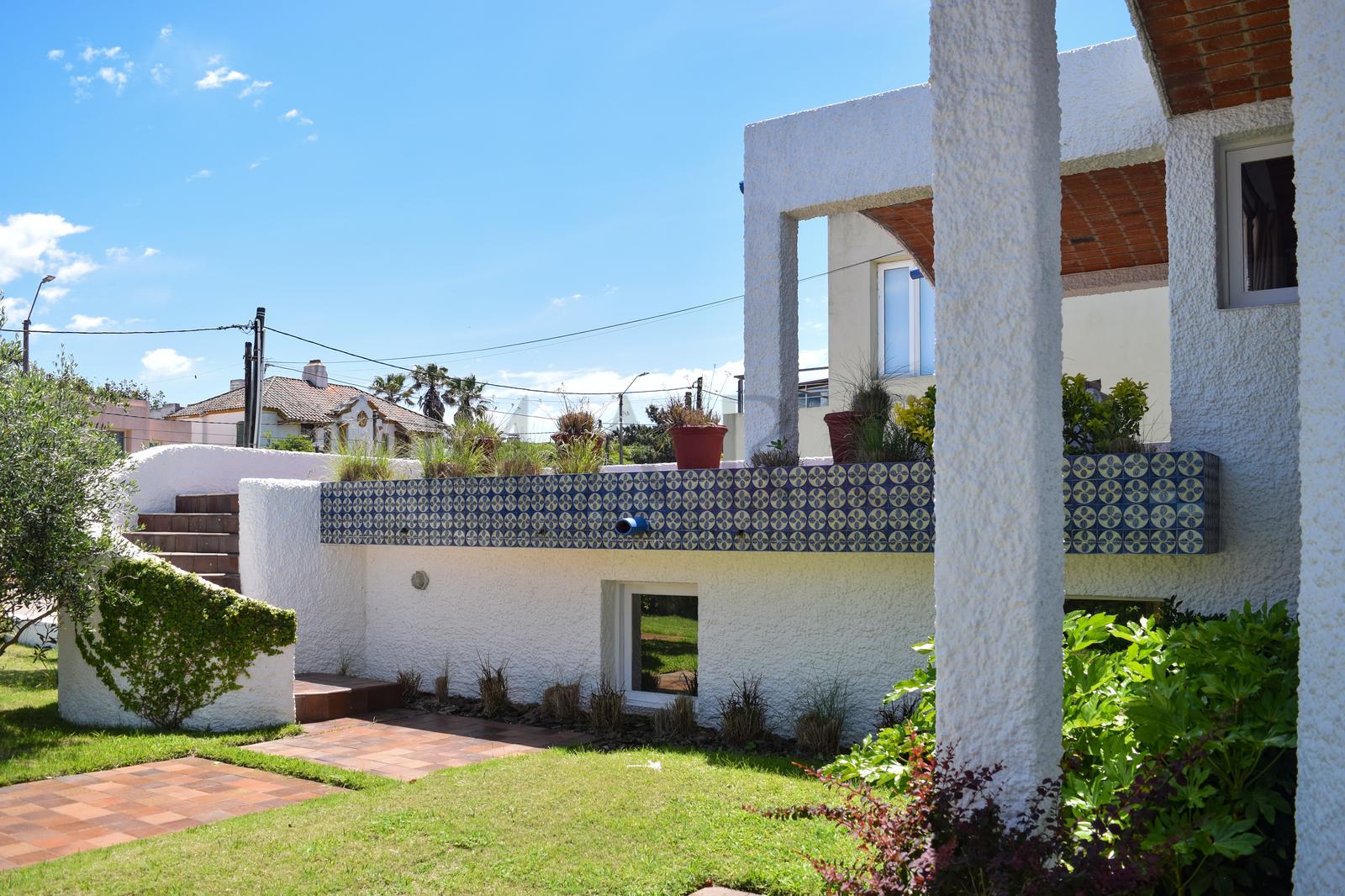 Classic residence in the heart of the Peninsula