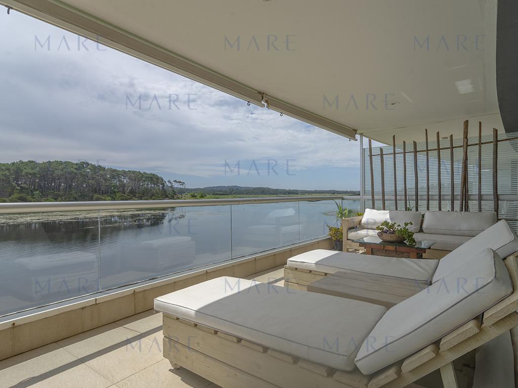 Apartment with panoramic views of the lagoon