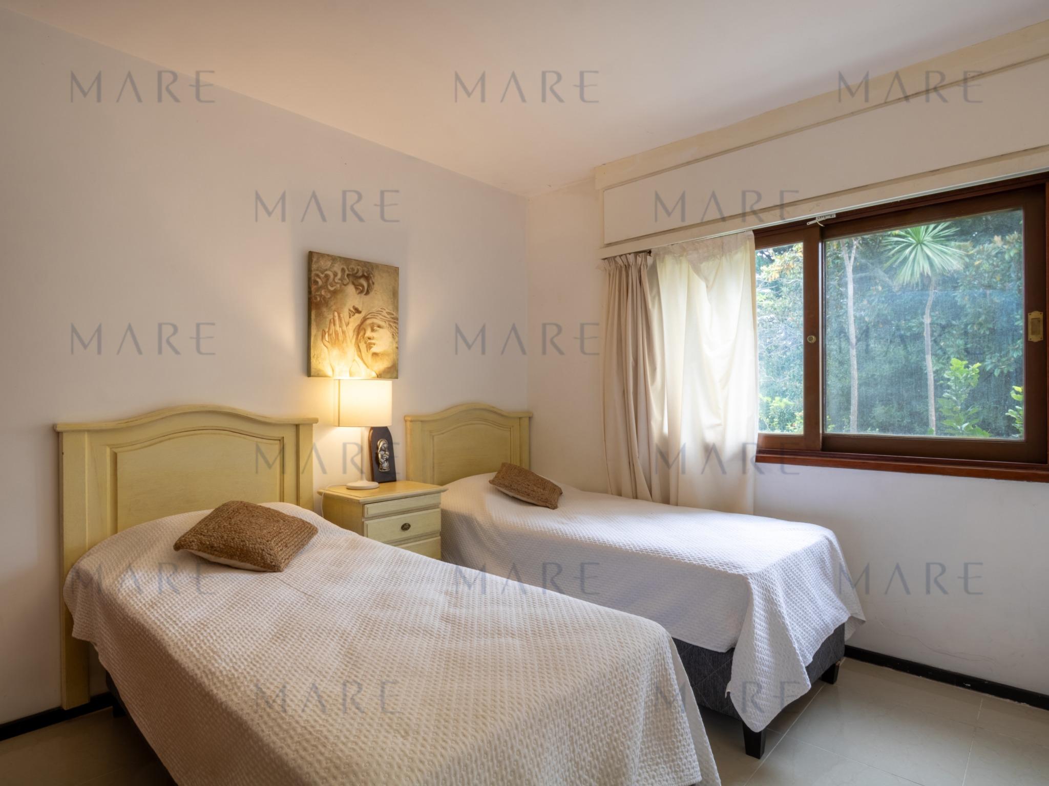 Distinguida Residencia con Gran Parque y Piscina en Playa Mansa - Foto 19