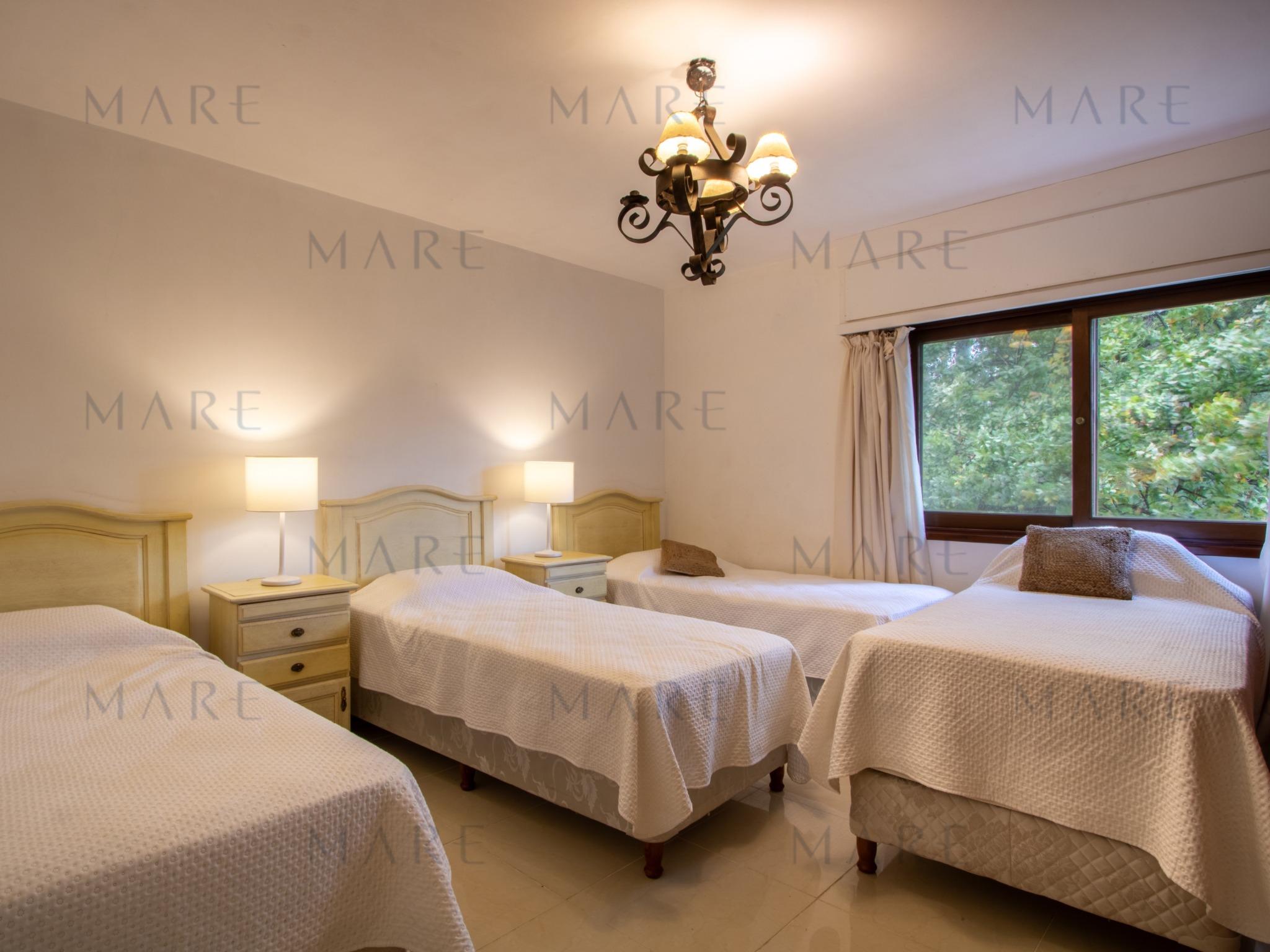 Distinguida Residencia con Gran Parque y Piscina en Playa Mansa - Foto 21
