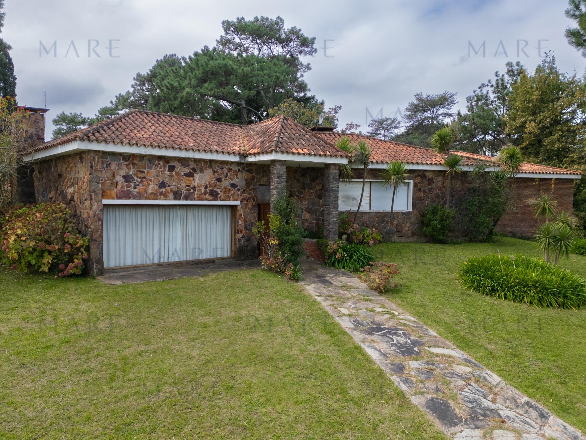 Distinguida Residencia con Gran Parque y Piscina en Playa Mansa - Foto 31
