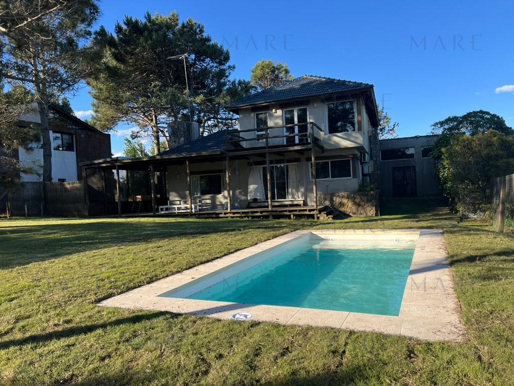 Encantadora Residencia en Arenas de José Ignacio - Naturaleza, Privacidad y Cercanía al Mar