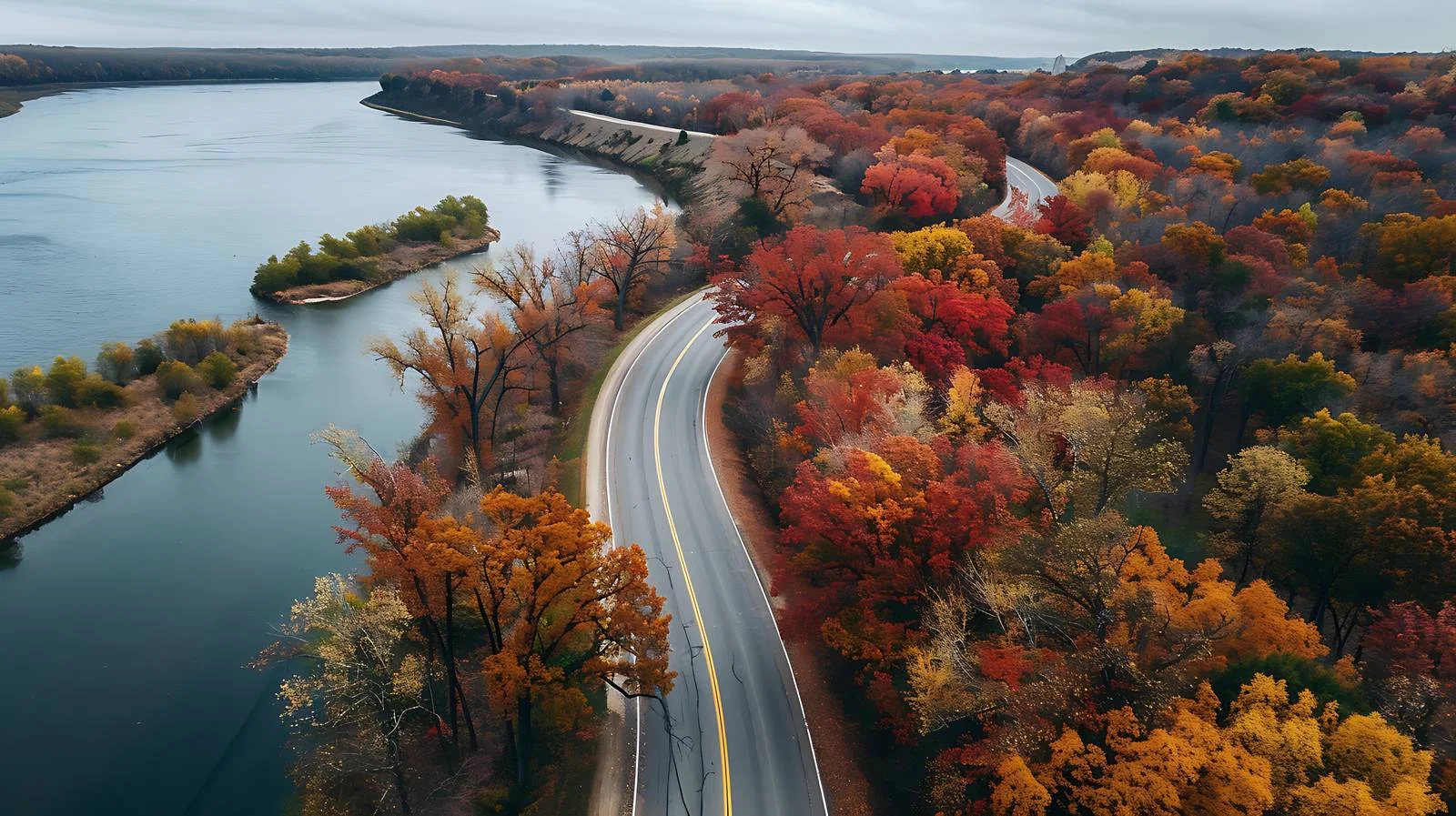 Scenic Mississippi River Road in Autumn — free download from Dotvec