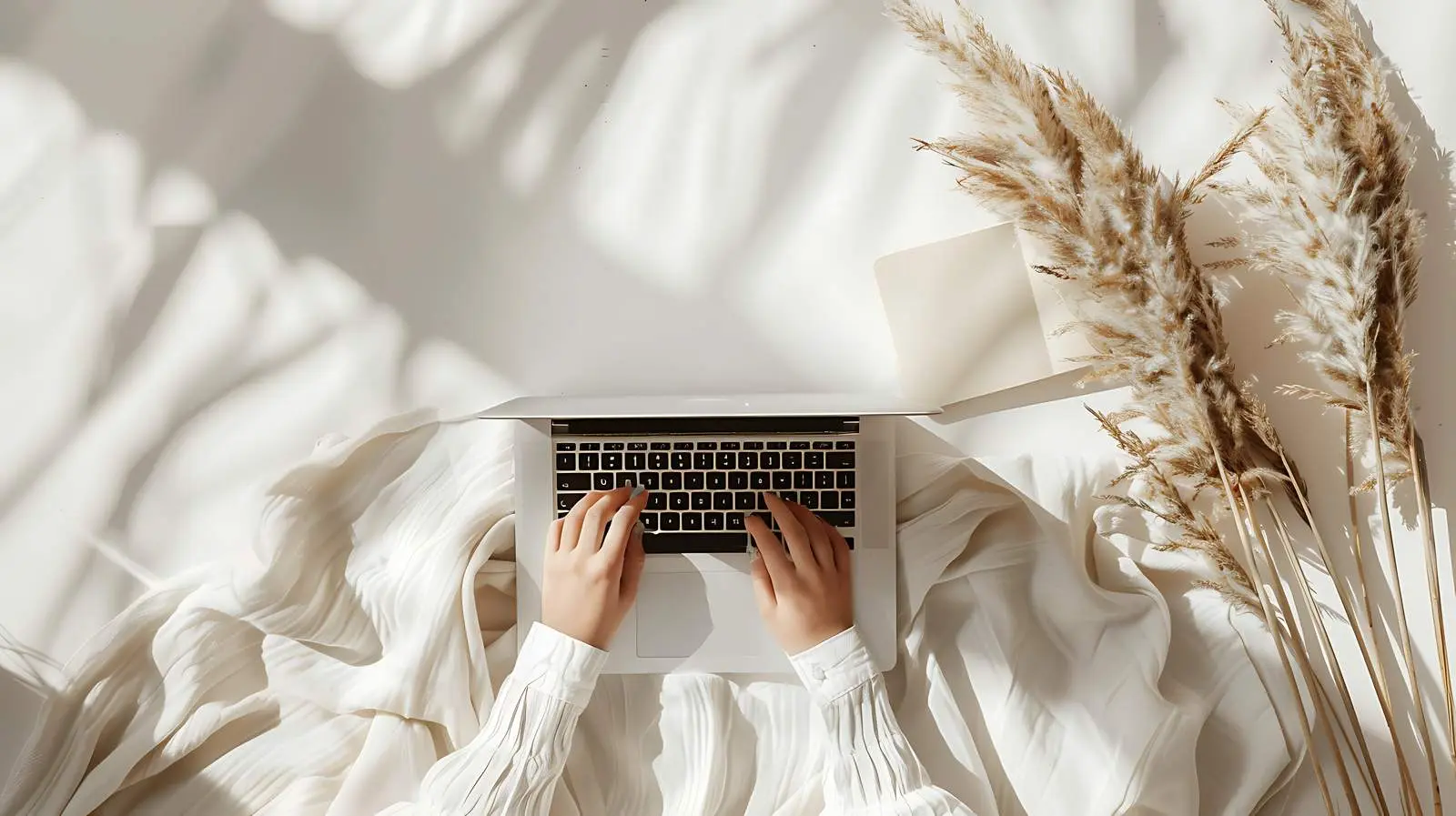 Luxury Bohemian Minimalist Home Office Design – free decorative accent image from Dotvec