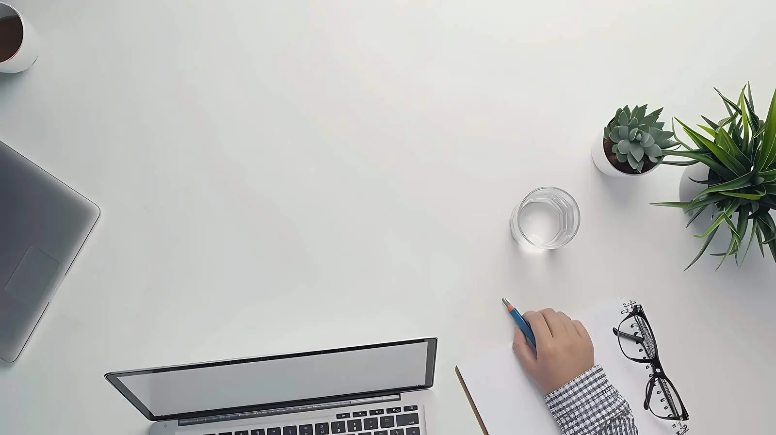 Aesthetic Minimalist Home Office Workspace — free download from Dotvec