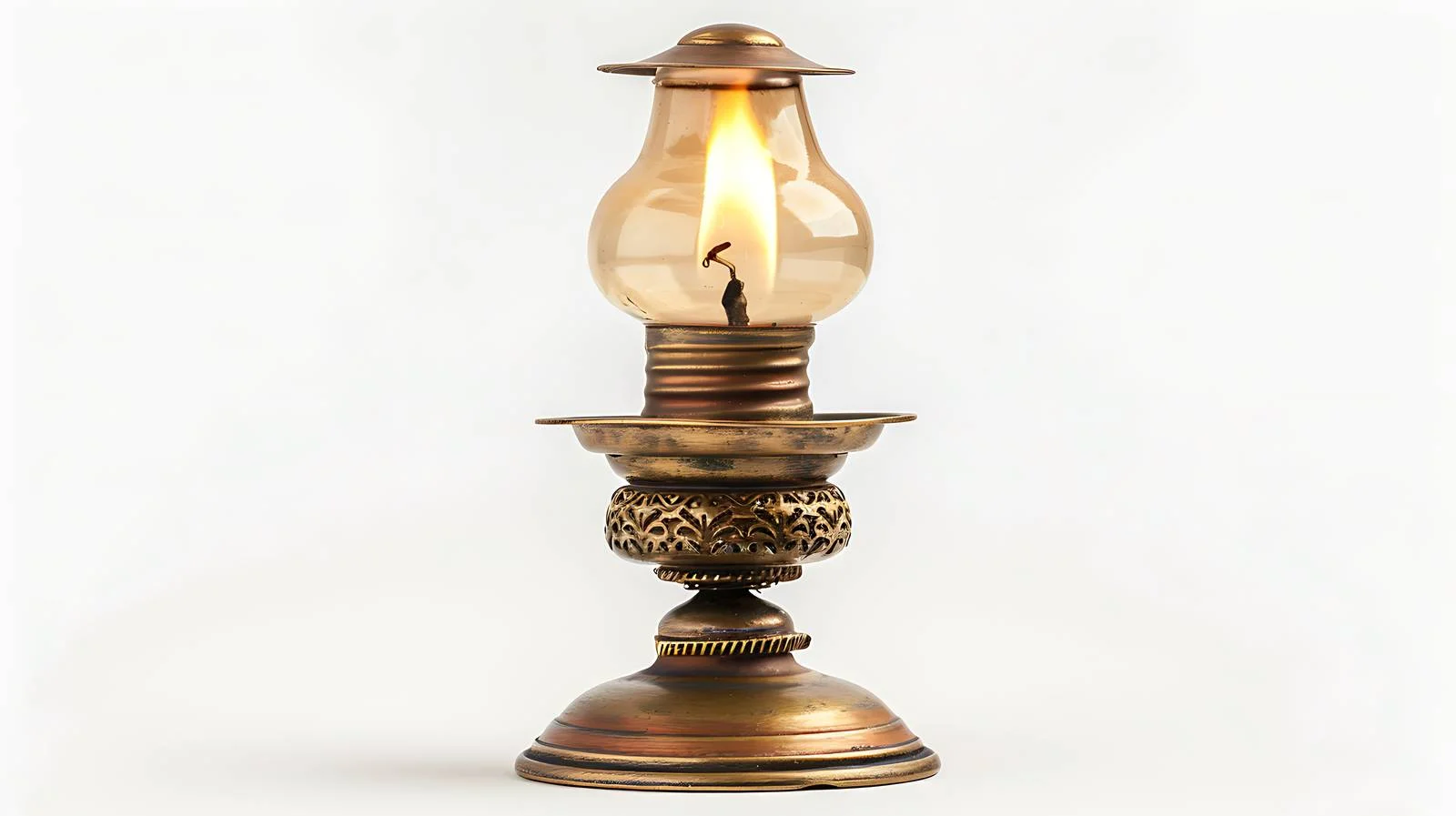 Vintage Oil Lamp on White Background — free download from Dotvec