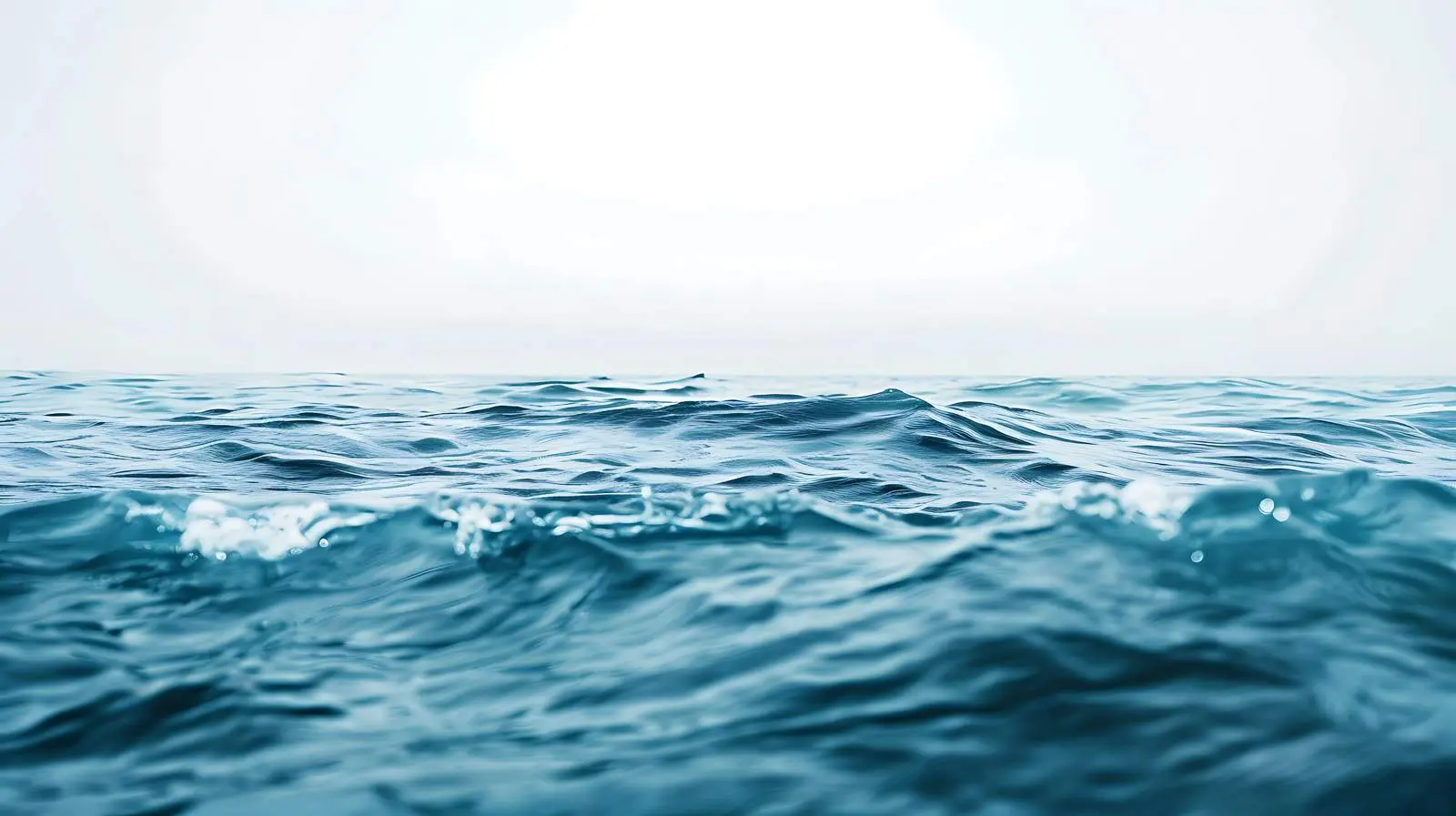 Vibrant Deep Blue Sea with Frothy Waves – free vacation vibe image from Dotvec