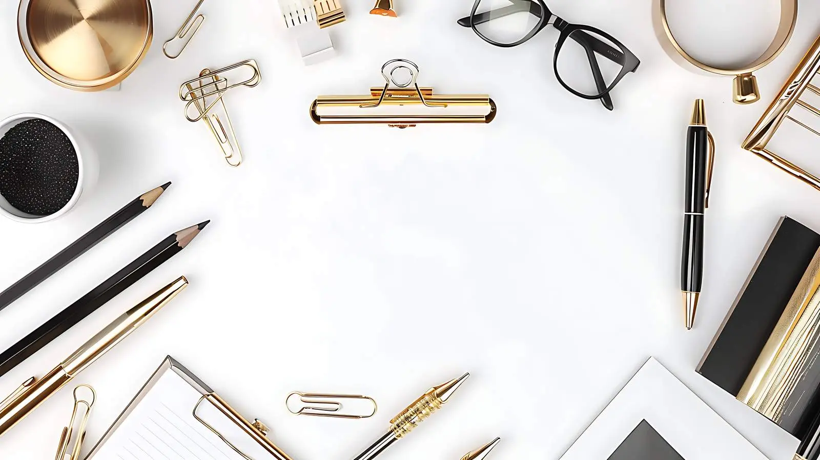 Aesthetic Stylish Frame Mockup for Copy Space — free download from Dotvec