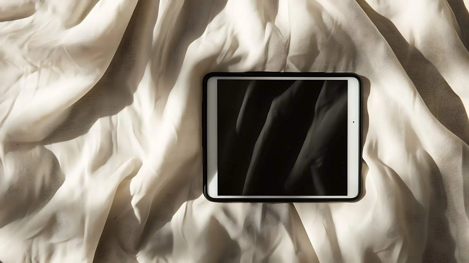 Blank Tablet Screen for Copy Space Display – free user image from Dotvec