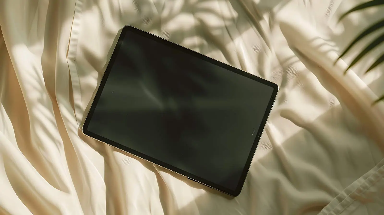 Blank Tablet Screen with Copy Space – free vector image from Dotvec