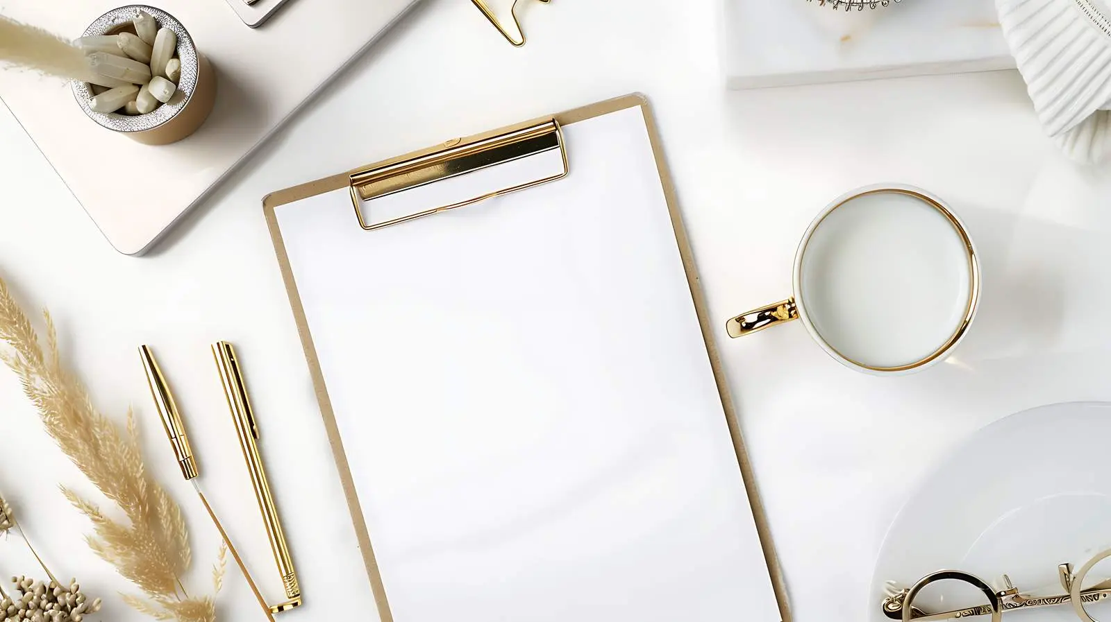 Blank Notepad Mockup with Copy Space — free download from Dotvec