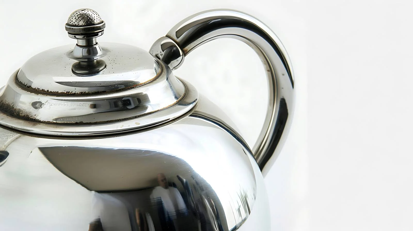 Detailed Close-Up of White Kettle — free download from Dotvec