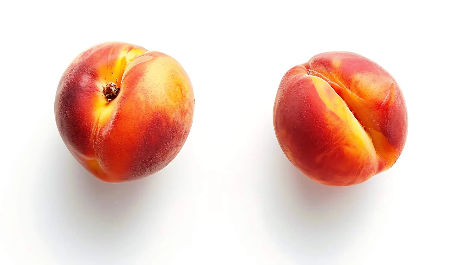 Ripe Peaches Flat Lay on Green Background — free download from Dotvec