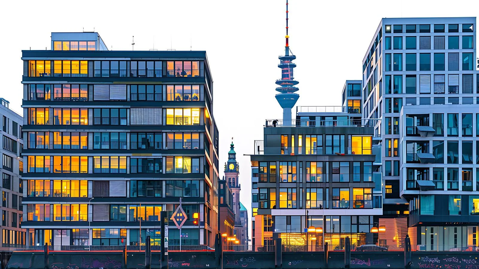 Panoramic Hamburg Cityscape with Heinrich-Hertz Tower — free download from Dotvec