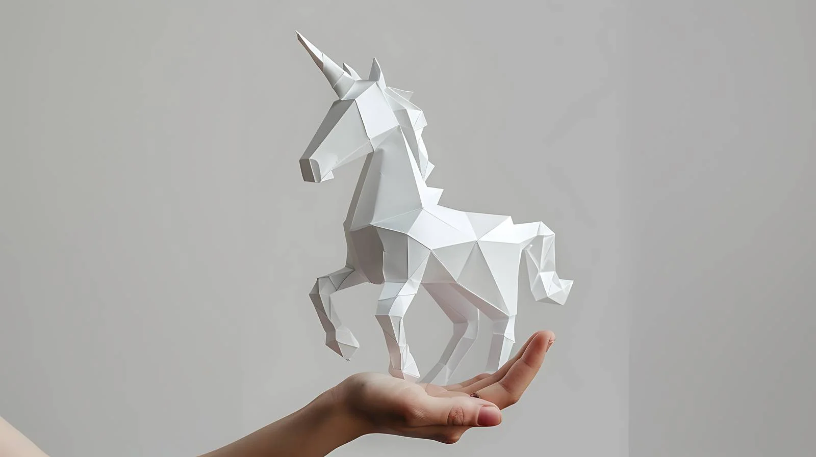 3D Unicorn Papercraft Model Held — free download from Dotvec