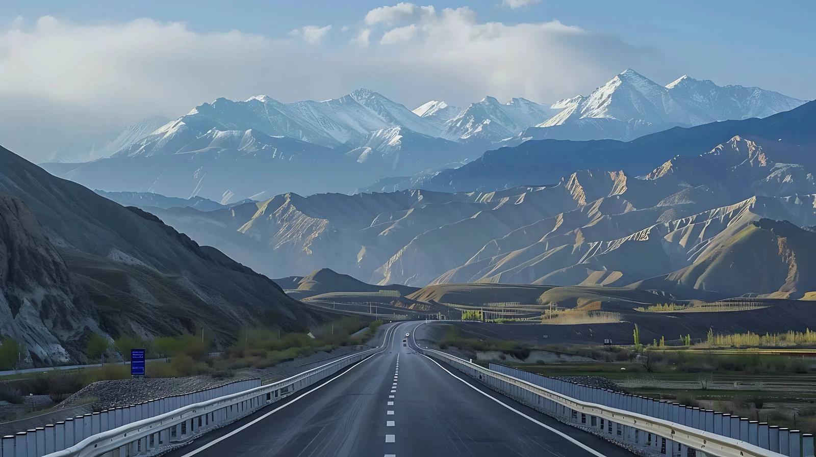 Scenic Karamay Highway in Xinjiang — free download from Dotvec