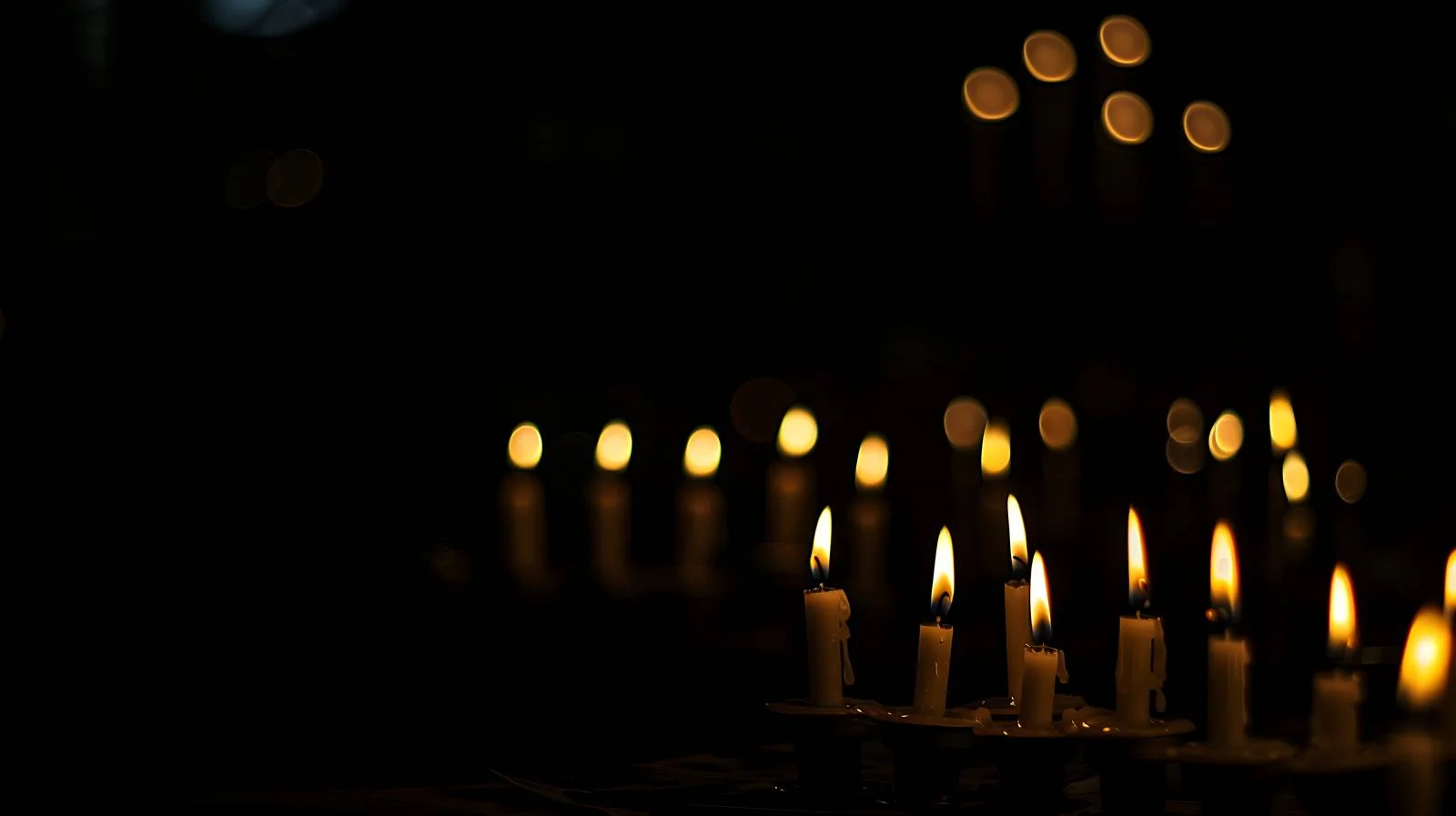 Church Candle Light Illumination — free download from Dotvec