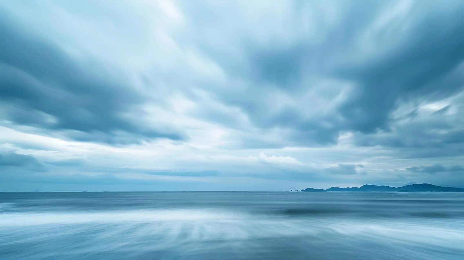 Serene Seascape with Dramatic Clouds in Ku — free download from Dotvec