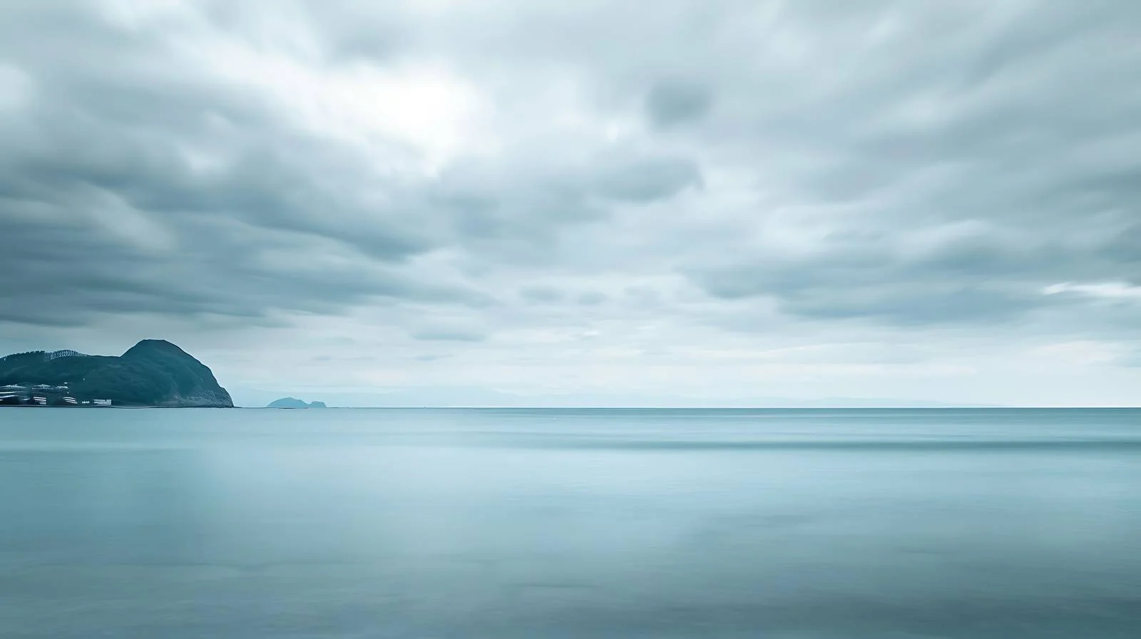 Dramatic Seascape with Long Exposure Clouds — free download from Dotvec
