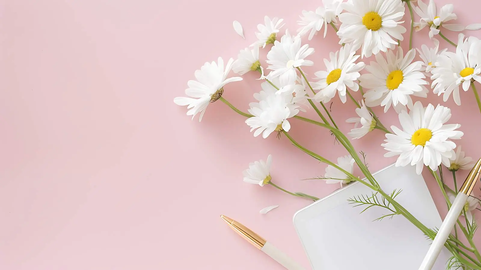 Elegant White Daisy and Chamomile Flower Arrangement — free download from Dotvec