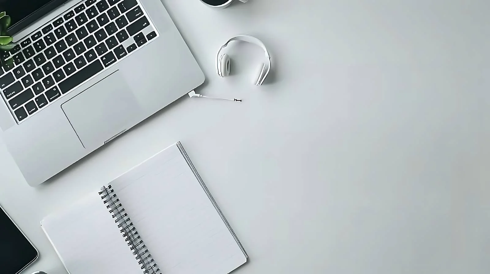 Modern Workspace Essentials — free download from Dotvec