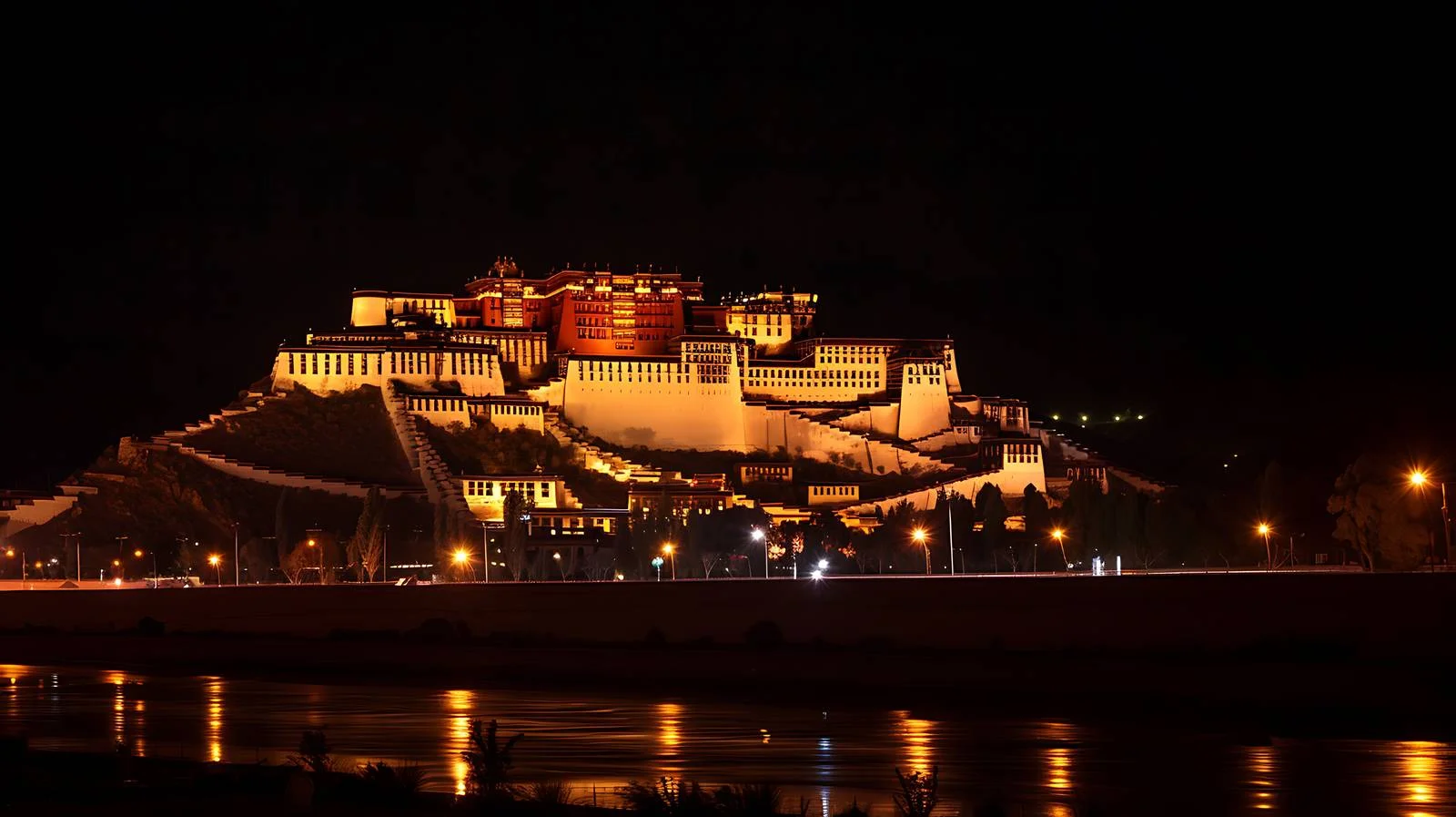 Night View Potala Palace Lhasa — free download from Dotvec