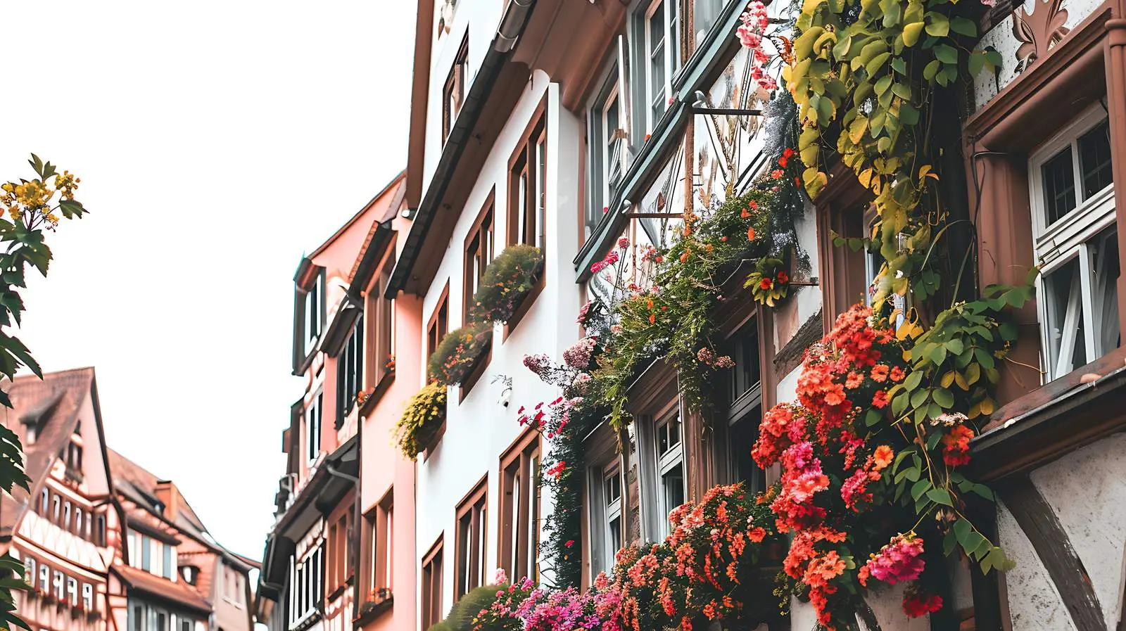 Historic Architecture of Nuremberg, Germany — free download from Dotvec